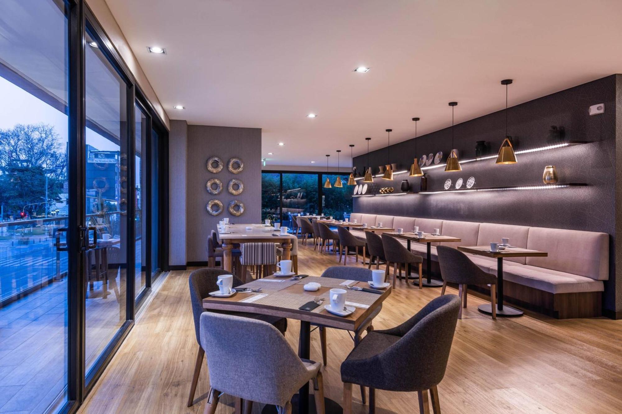 Ac Hotel By Marriott Bogota Zona T Bagian luar foto